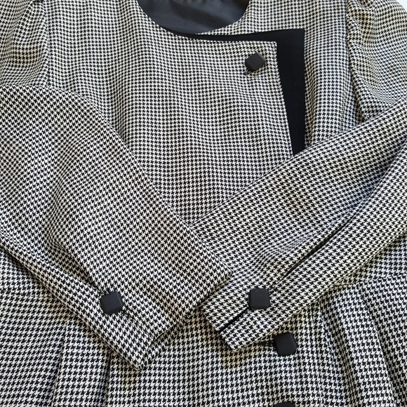 Black/White Houndstooth Pattern Overcoat Jacket - Picture 3 of 8